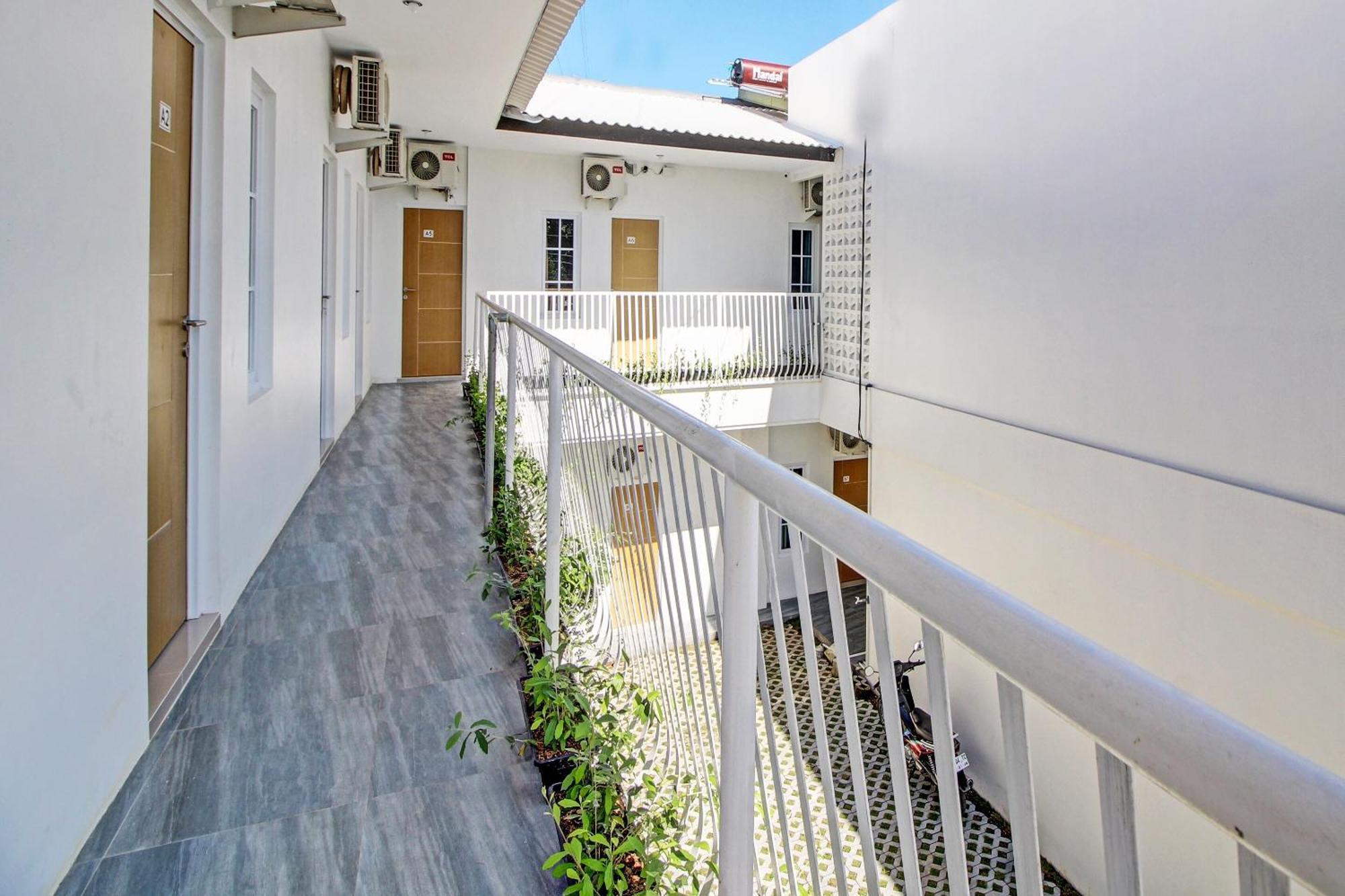 Super Oyo Collection O 92363 Kp Inn Yogyakarta Exterior photo