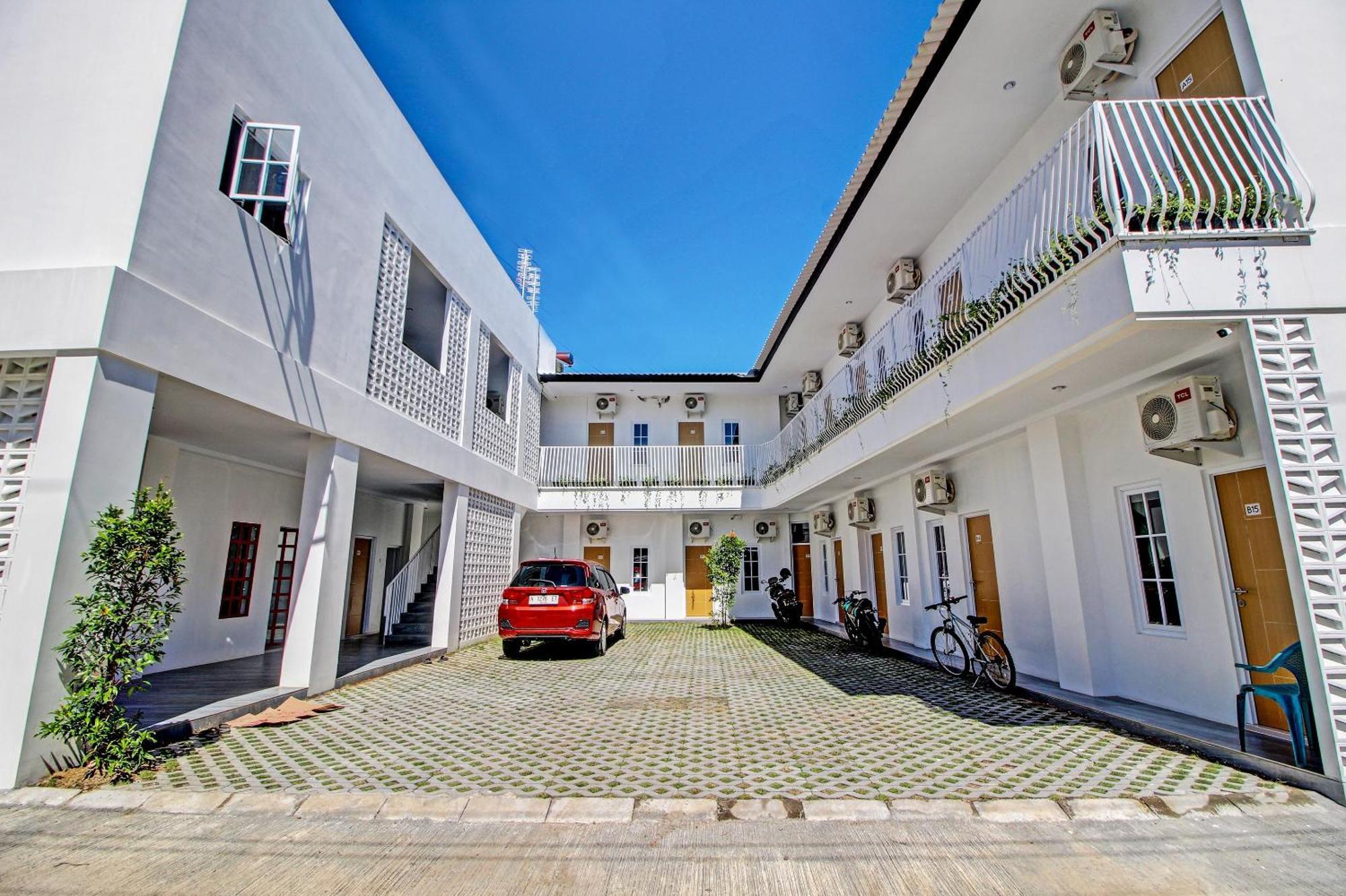 Super Oyo Collection O 92363 Kp Inn Yogyakarta Exterior photo